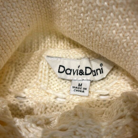Davi & Dani Cable Knit Fringe Hem Sweater Vest Sz Medium Cream Turtleneck - Picture 7 of 10